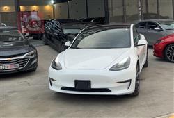 تسلا موديل 3